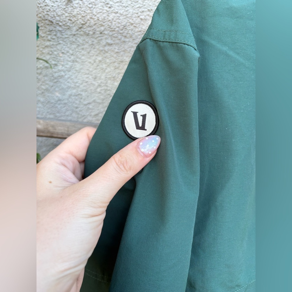 Vuori Women’s Elijo Rain Jacket in Grass - Picture 11 of 11